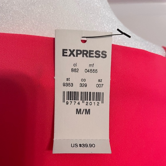 Women’s Express Hot Pink criss-cross short sleeve top - Picture 4 of 4